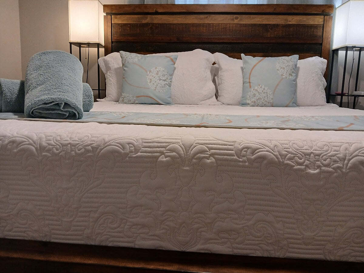 December Atlanta Stay | King Bed + Free Parking image 17