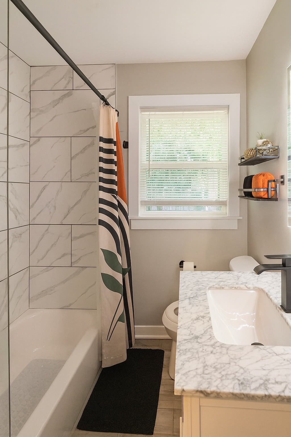 December Atlanta Stay | King Bed + Free Parking image 39