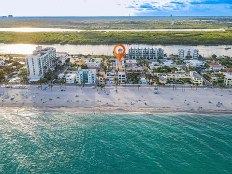 Amazing 1bed on Hollywood Beach Boardwalk W/ Pool