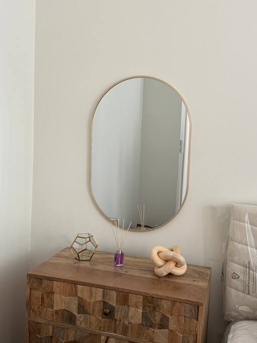 sleek-avondale-condo-or-spa-bath-+-garage-+-sass/