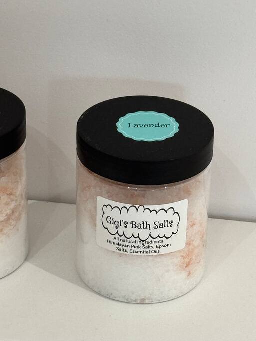 sleek-avondale-condo-or-spa-bath-+-garage-+-sass/