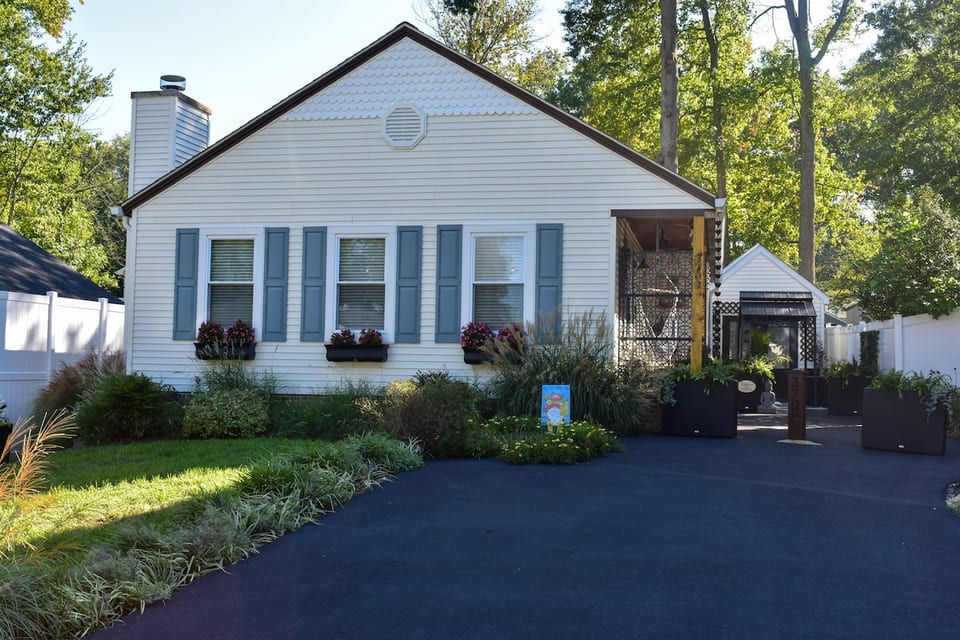 Cozy Cottage By The Beach-Pet Friendly - North Beach