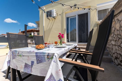 Apartments Neda - Unit 377743-13
