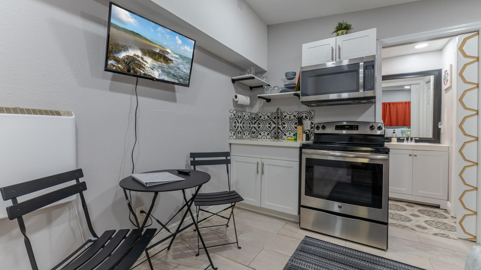 private-deck-*-pet-friendly-*-spacious-courtyard/