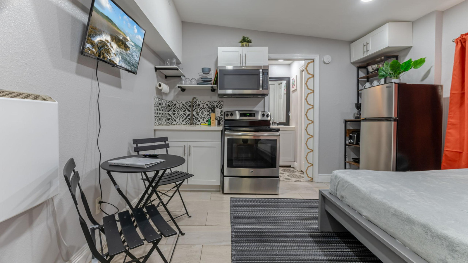 private-deck-*-pet-friendly-*-spacious-courtyard/