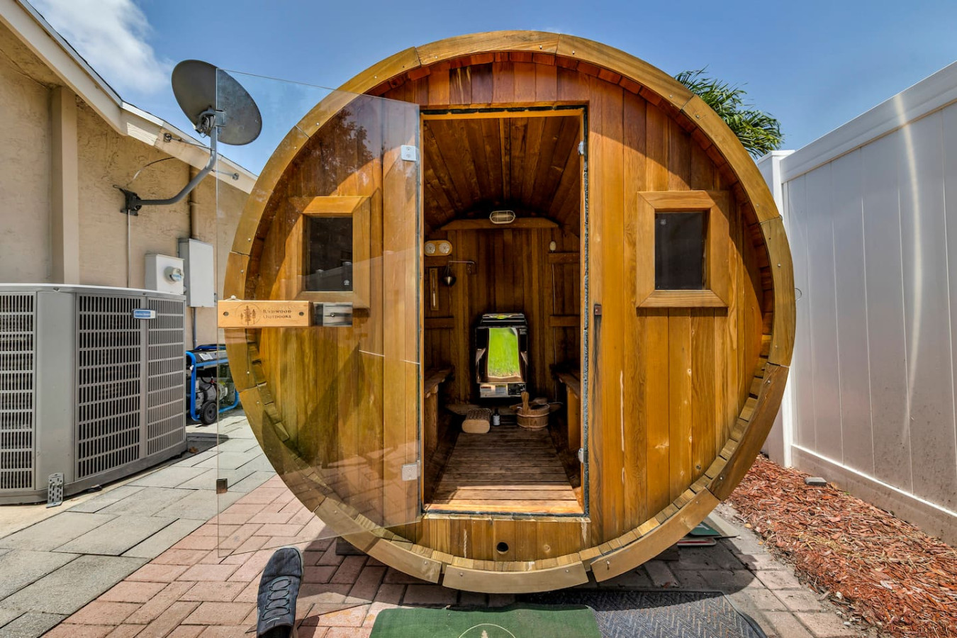 family-friendly-boca-gem:-4br3ba-w-pool-and-sauna/