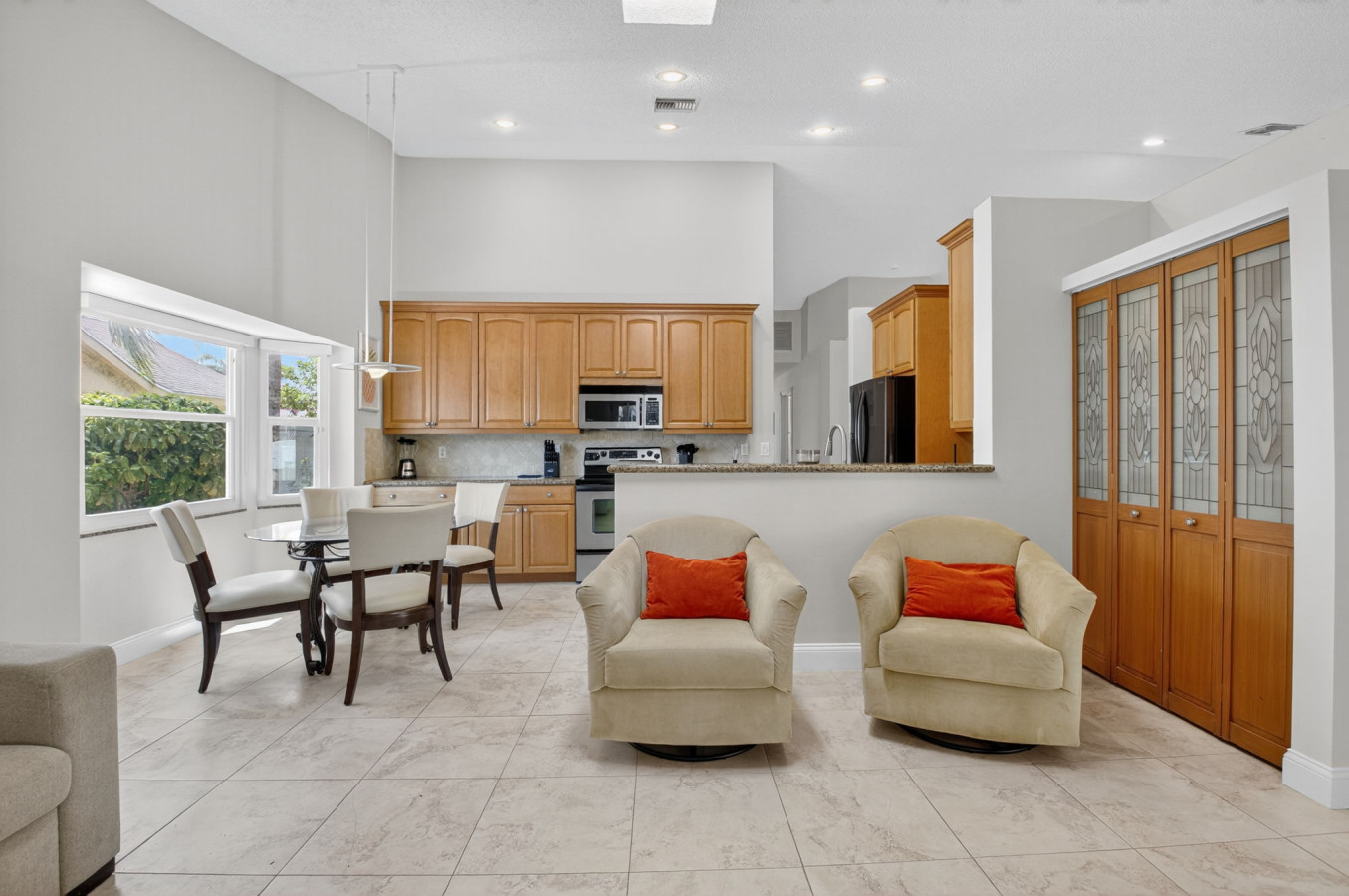 family-friendly-boca-gem:-4br3ba-w-pool-and-sauna/