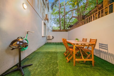 Condado Grass Patio