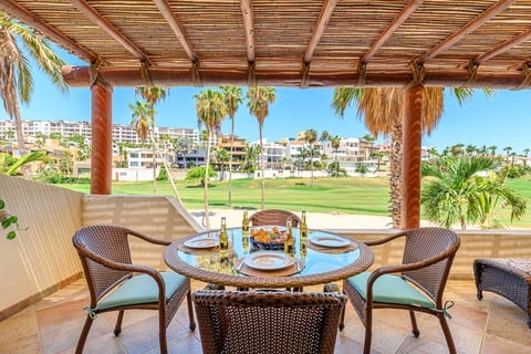 7th night free! Golf Course View + Walk To Beach