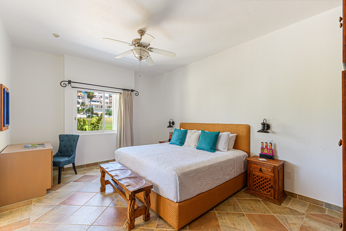 7th-night-free-golf-course-view-walk-to-beach/