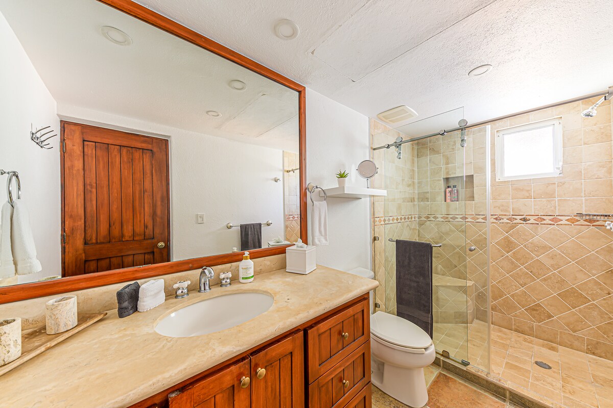 7th-night-free-golf-course-view-walk-to-beach/