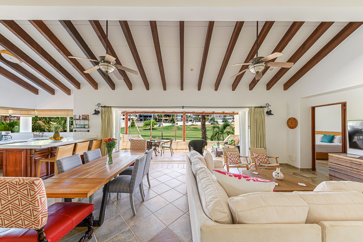 7th-night-free-golf-course-view-walk-to-beach/