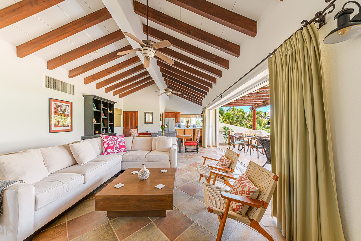 7th-night-free-golf-course-view-walk-to-beach/