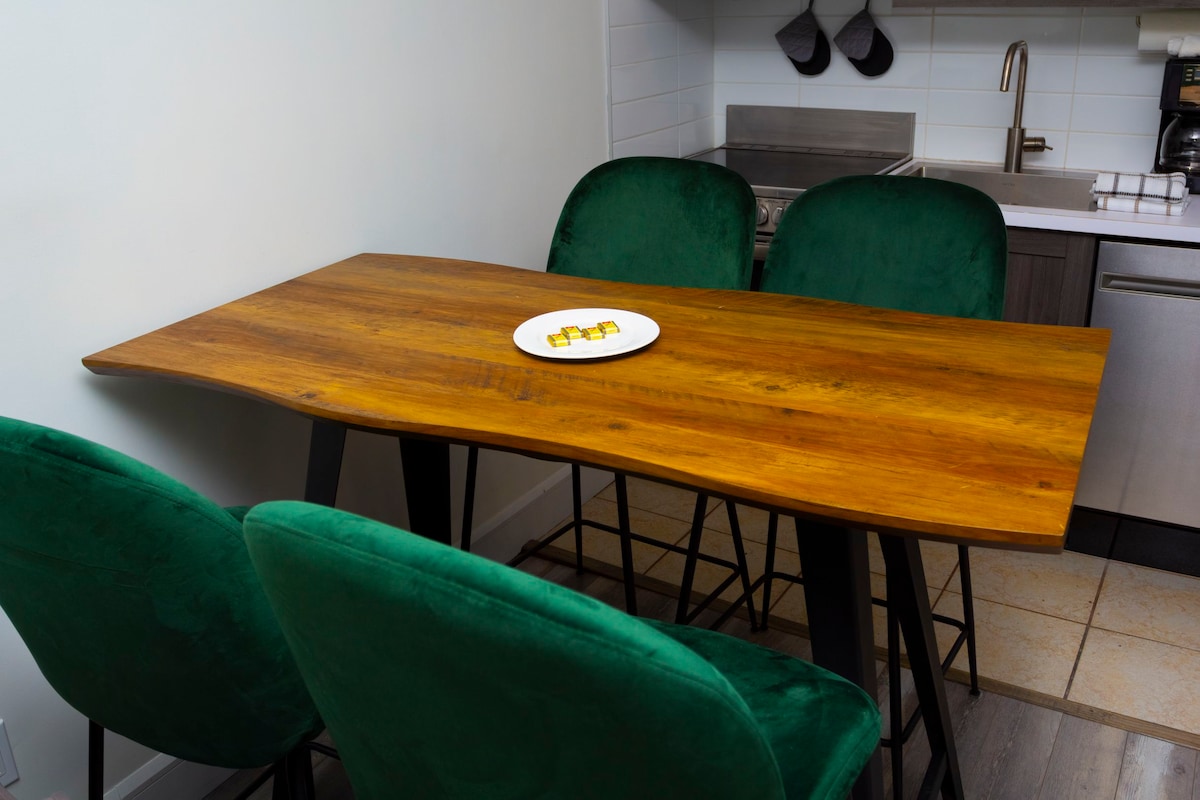 mountain-view-condo/