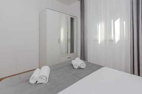 House Ella - Unit 376101-13