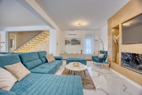 Villa Elena - Unit 376093-13