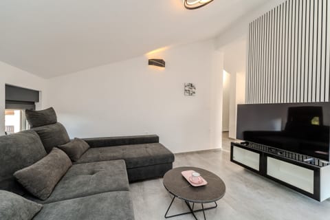 Apartments Royal - Unit 376752-13