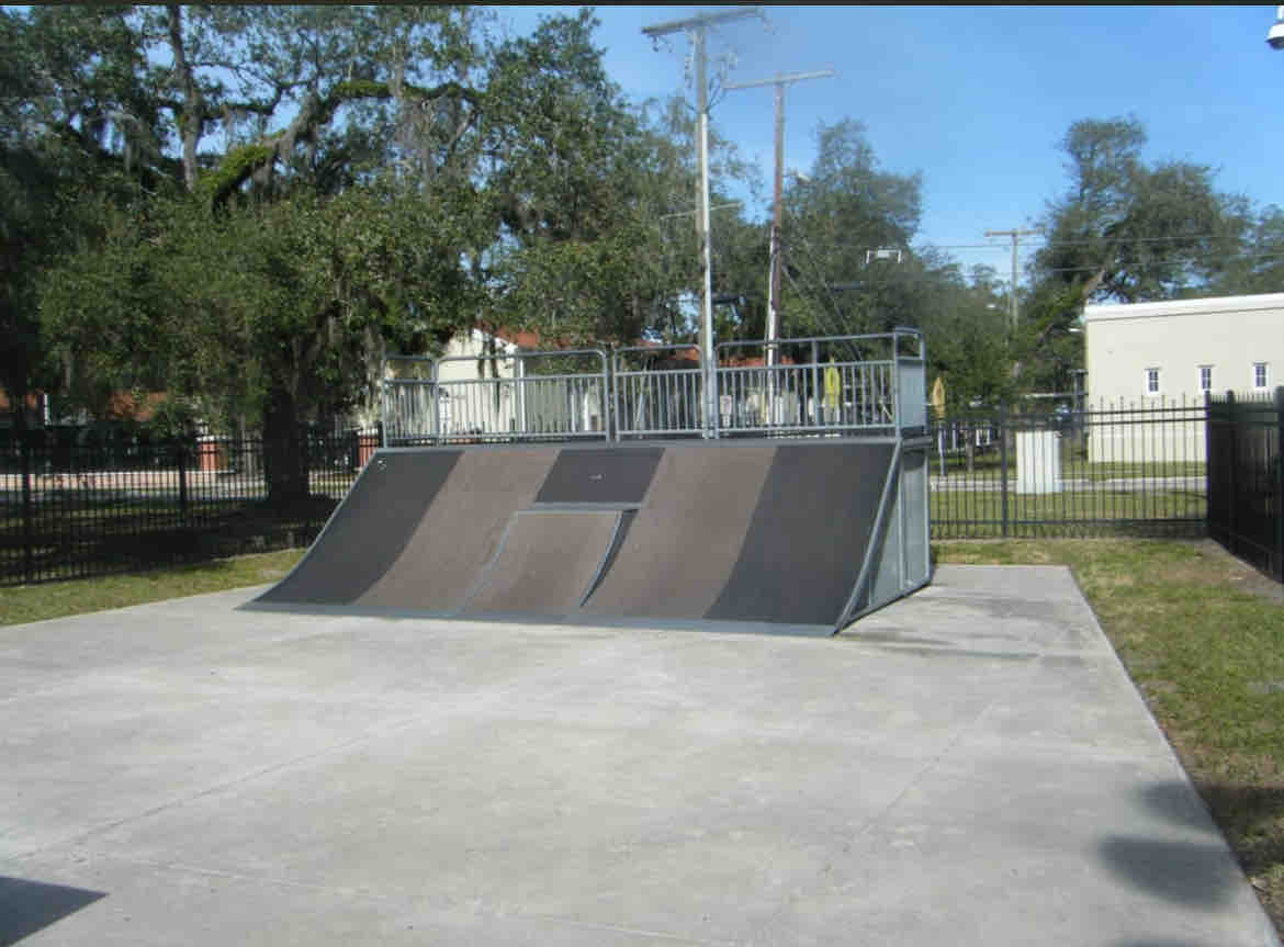 channel-side-down-town-tampa-ybor-home/