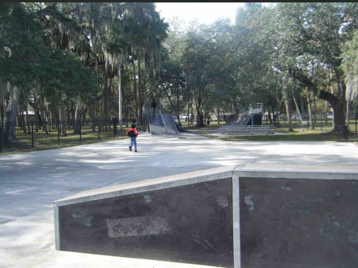 channel-side-down-town-tampa-ybor-home/