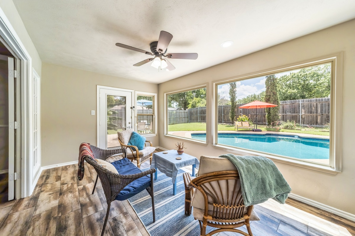 Southwestern Pool Oasis