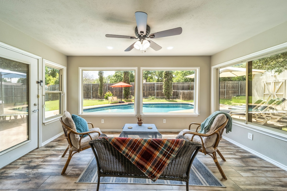 Southwestern Pool Oasis