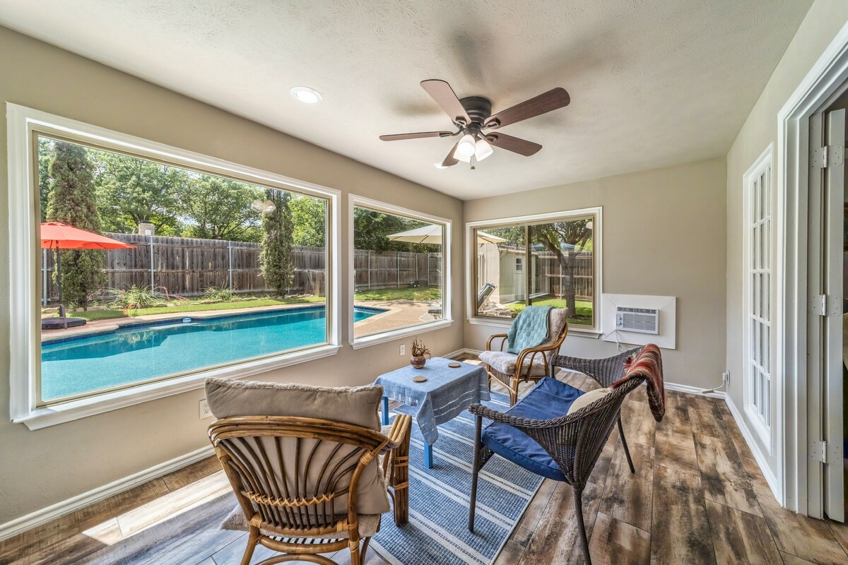 Southwestern Pool Oasis