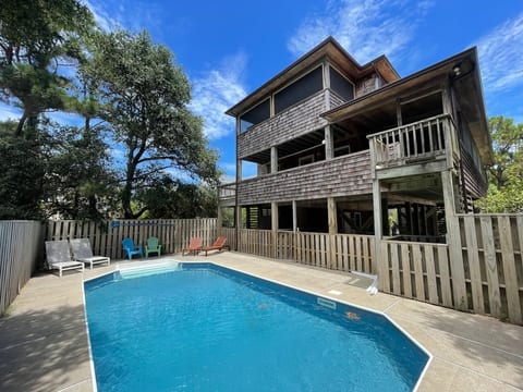 Private Pool (available heated for $250 a week)