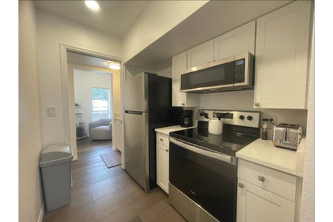 Fully Equipped Modern 1BR, Grill, Outdoor Lounge