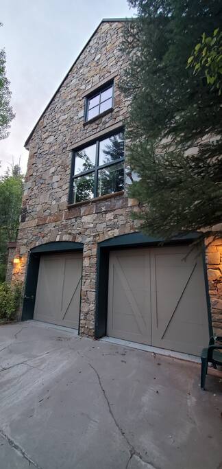 sundance-mountain-chalet/
