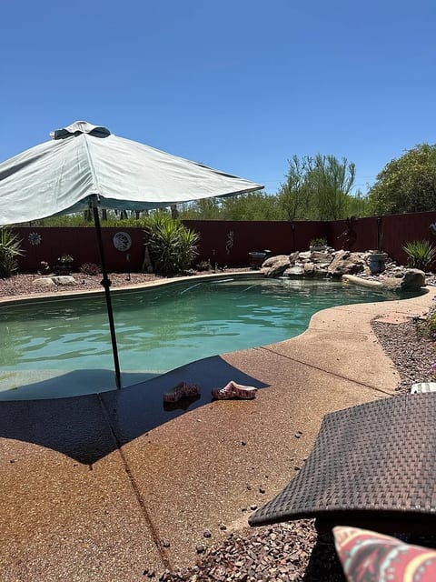 Oro Valley Gem 4 bd 2 ba pool