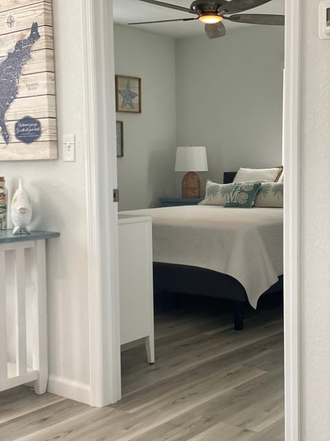 The Hidden Gem - Linen and beach gear included!