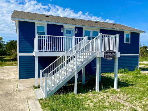 The Hidden Gem - Linen and beach gear included!