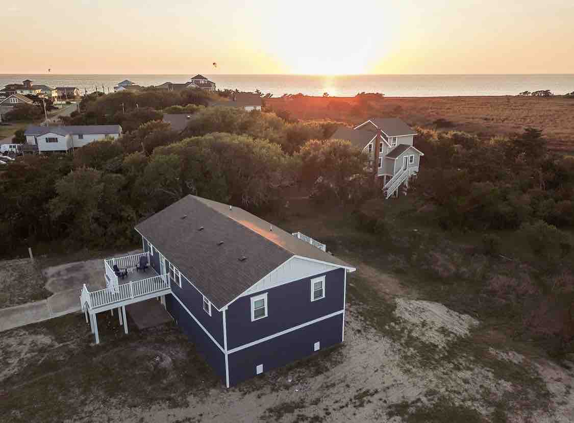 The Hidden Gem - Linen and beach gear included!
