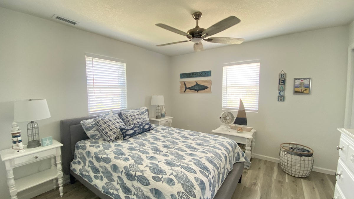 The Hidden Gem - Linen and beach gear included!
