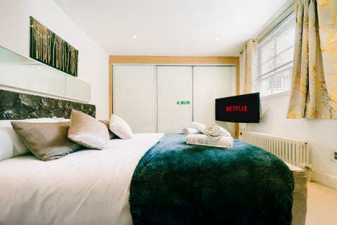 LUX Flat Central London | 3 Min to Holborn Station