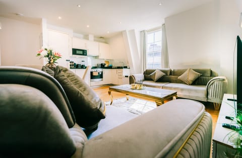 LUX Flat Central London | 3 Min to Holborn Station