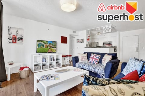 Yacht club aventura Renovated cozy free parking