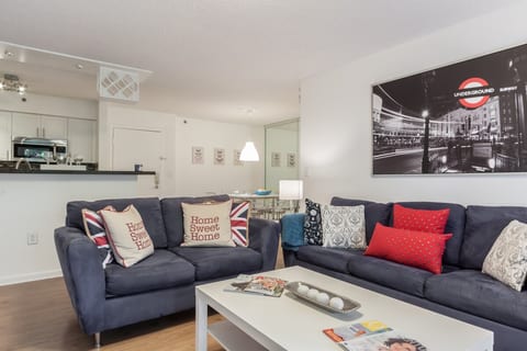 Yacht club aventura Renovated cozy free parking