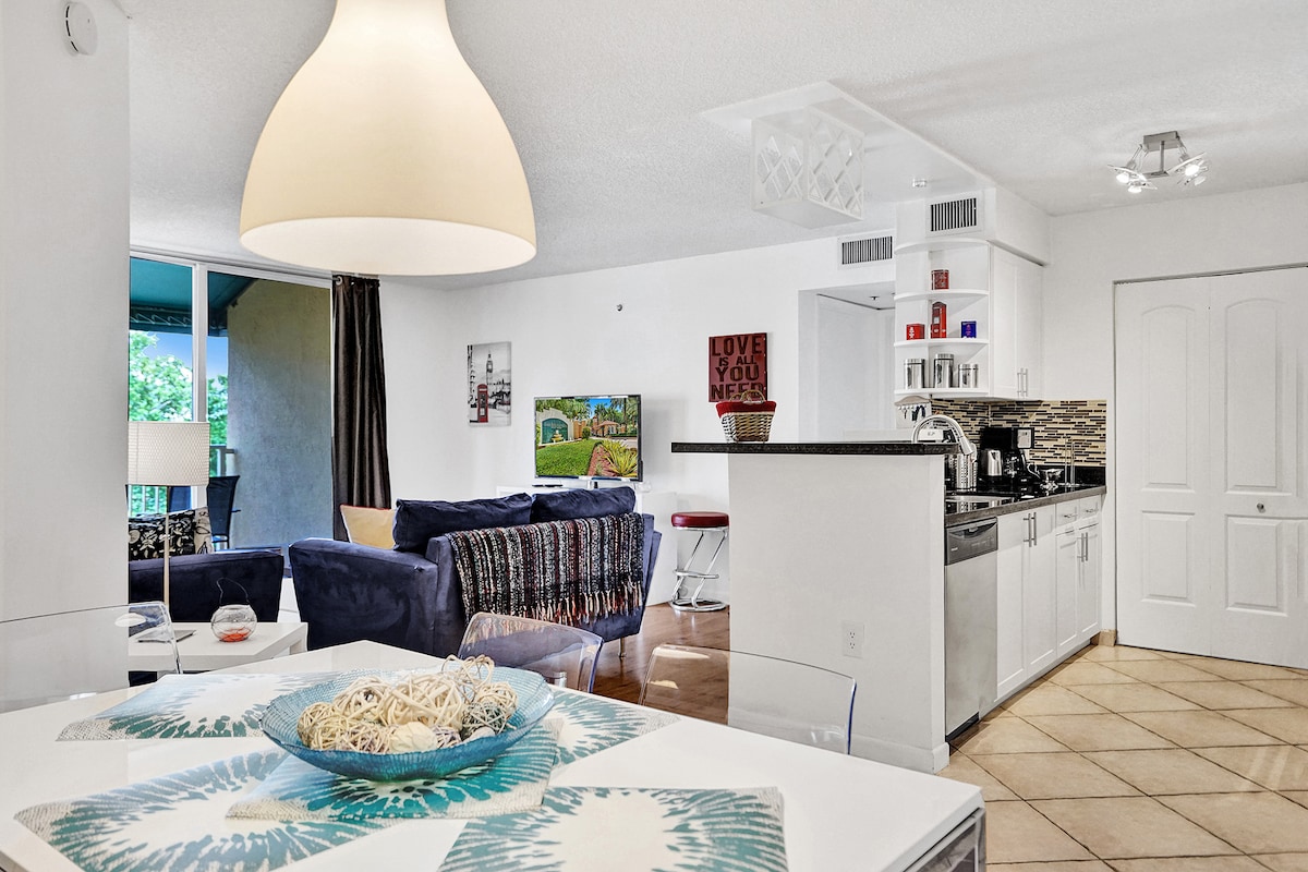 yacht-club-aventura-renovated-cozy-free-parking/