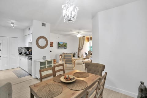 Newly renovated Yacht Club Aventura free parking