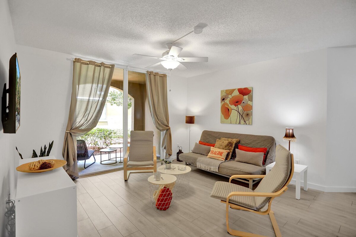 newly-renovated-yacht-club-aventura-free-parking/