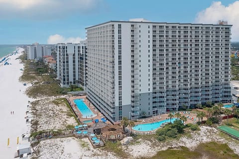 Pelican Beach Resort