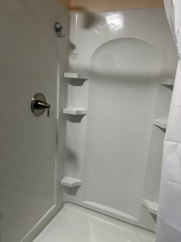 Walk in shower Walk in shower - RoundtopNorth@Gore - North Creek