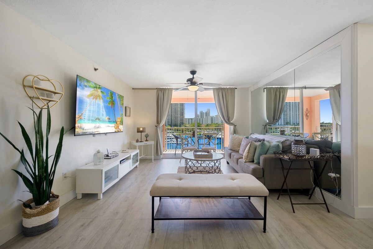 location-yacht-club-at-aventura-2-2-marina-view/