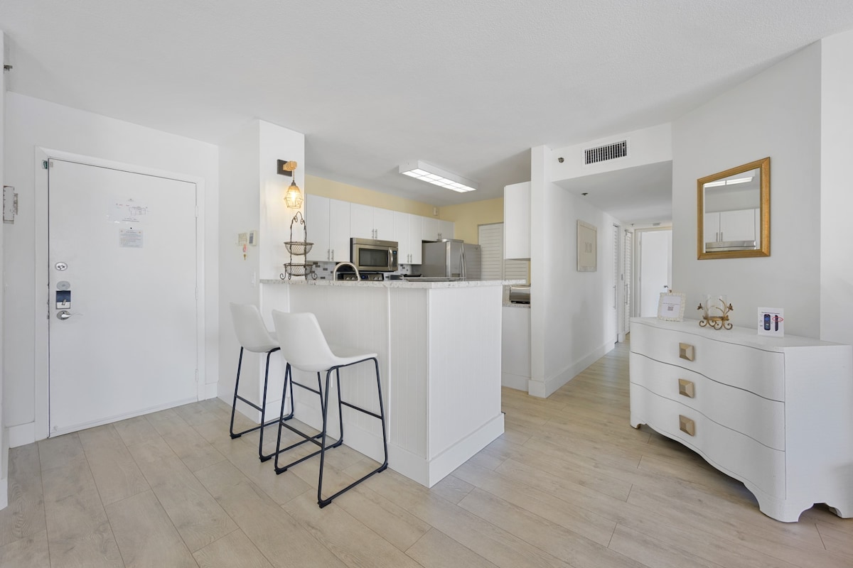 location-yacht-club-at-aventura-2-2-marina-view/