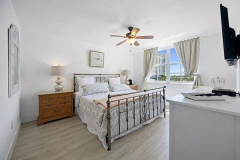 Location Yacht  Club at Aventura 2/2 Marina  view 