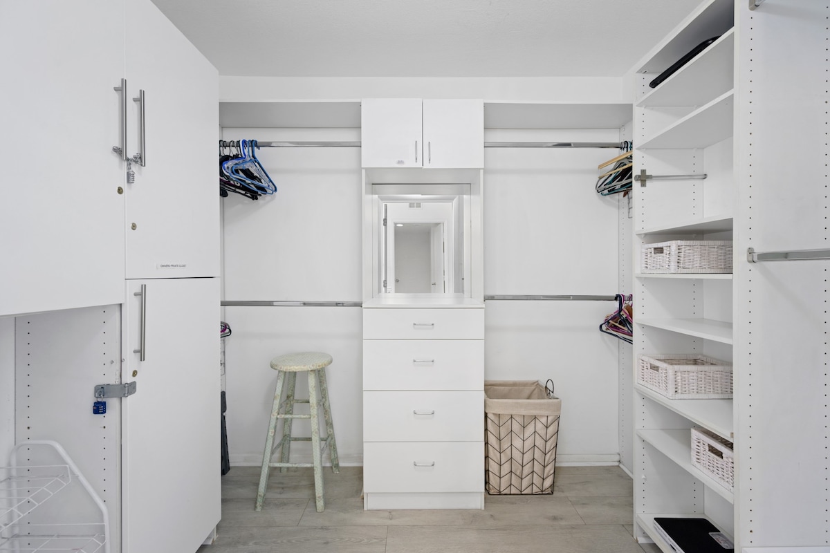 location-yacht-club-at-aventura-2-2-marina-view/