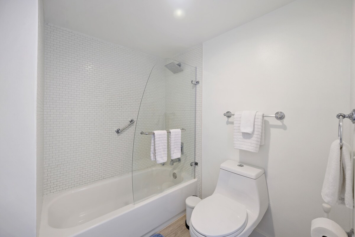 location-yacht-club-at-aventura-2-2-marina-view/