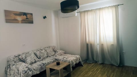 House Solis - Unit 377688-13