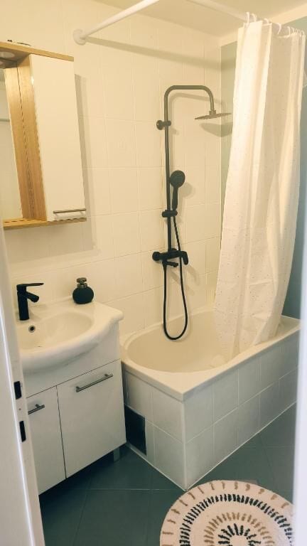 House Solis - Unit 377688-13